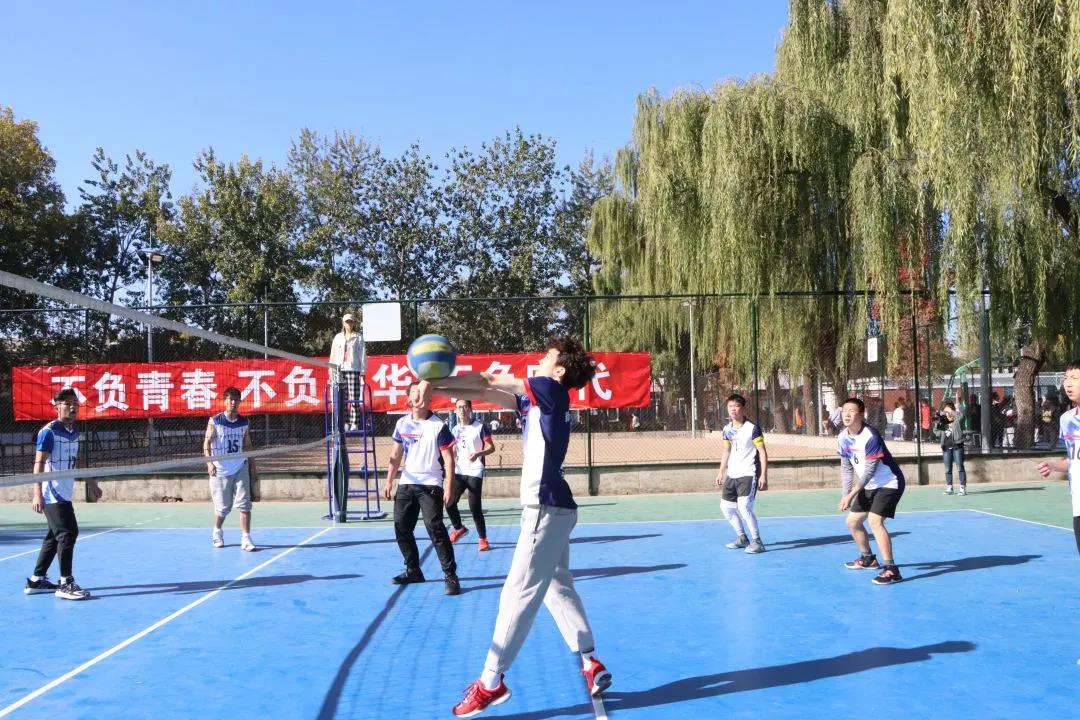 550c32ef2a544172a5b6178774dd585e.jpg